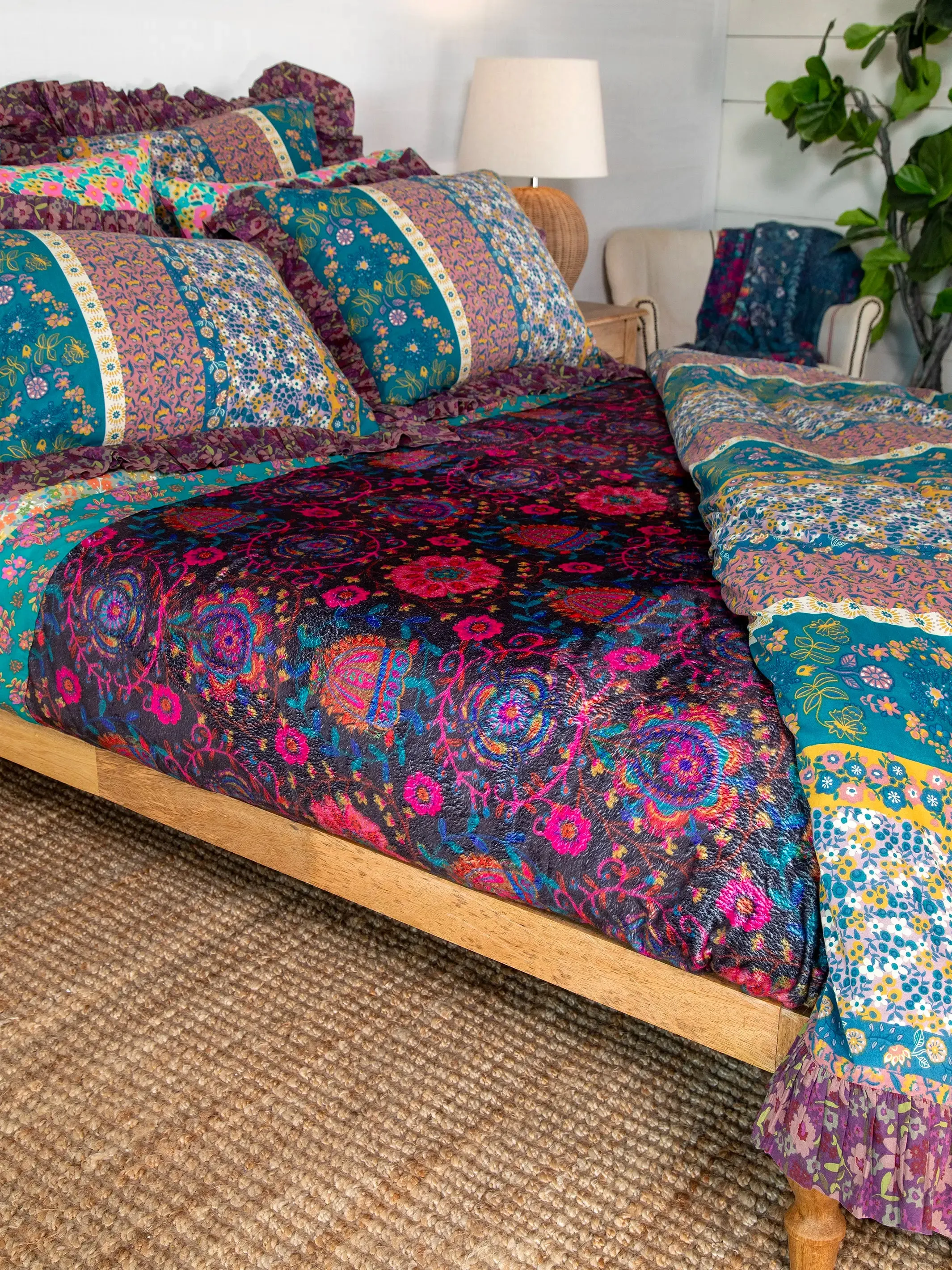 Double-Sided Cozy Bed Blanket - Folk Floral